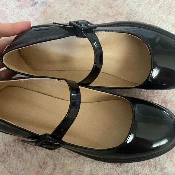 Mary Jean shoes - Picture 2 of 3